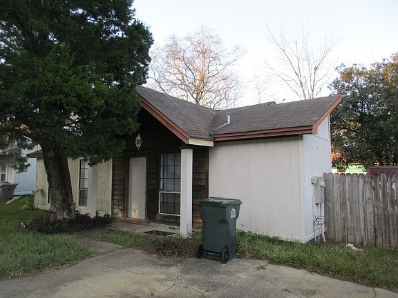 3rd image of 732 Brook Meadow Ln