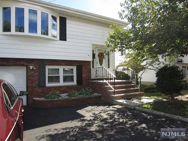 14 13th Ave