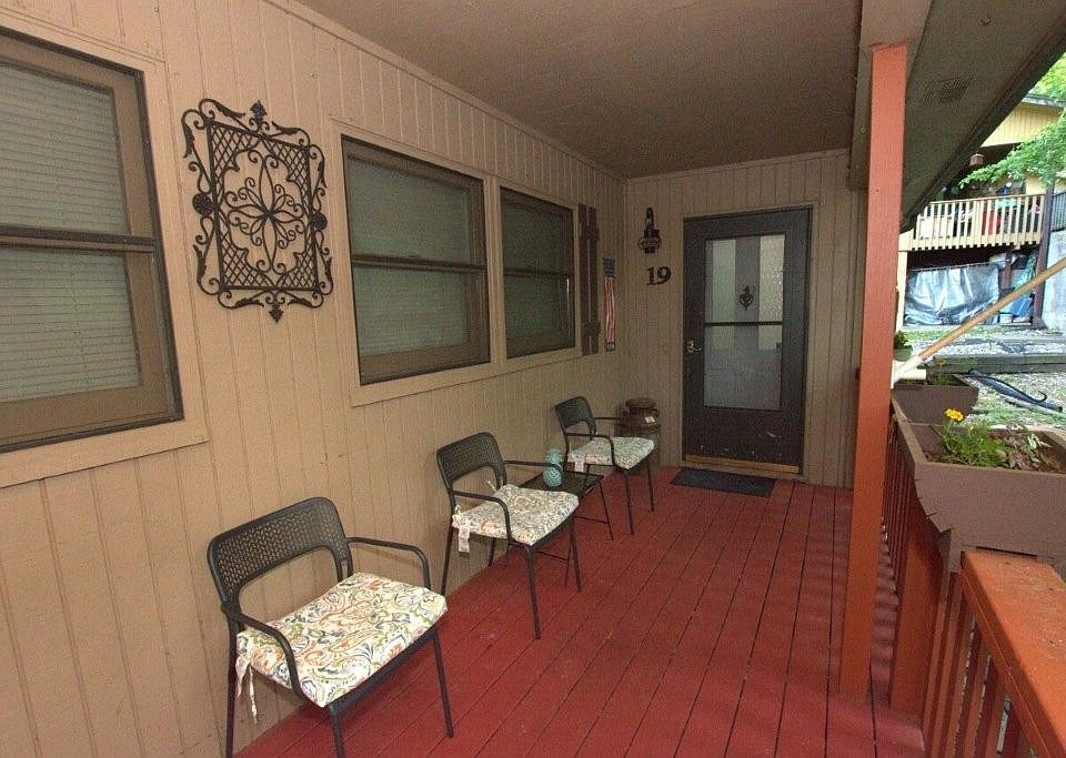 1st image of 19 Annette Ln