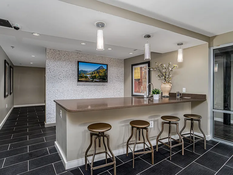 48 Water St #405 — Photo 12