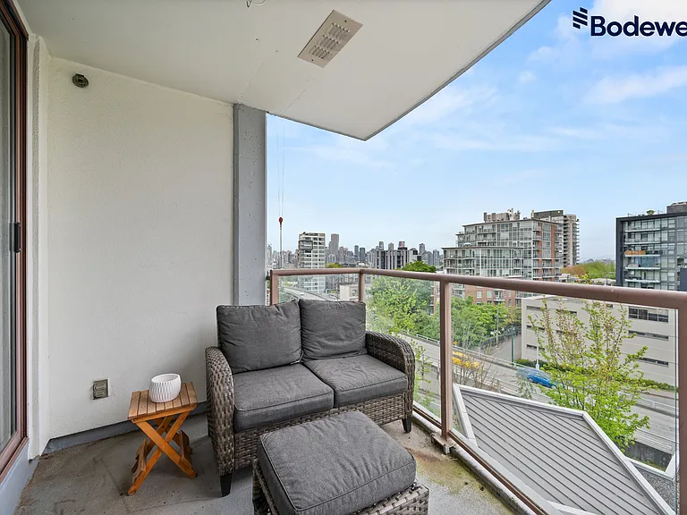 1633 W 8th Ave — Photo 17