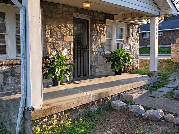 Corner lot and perfect to people watch or take in a game across the street at Hadley park .