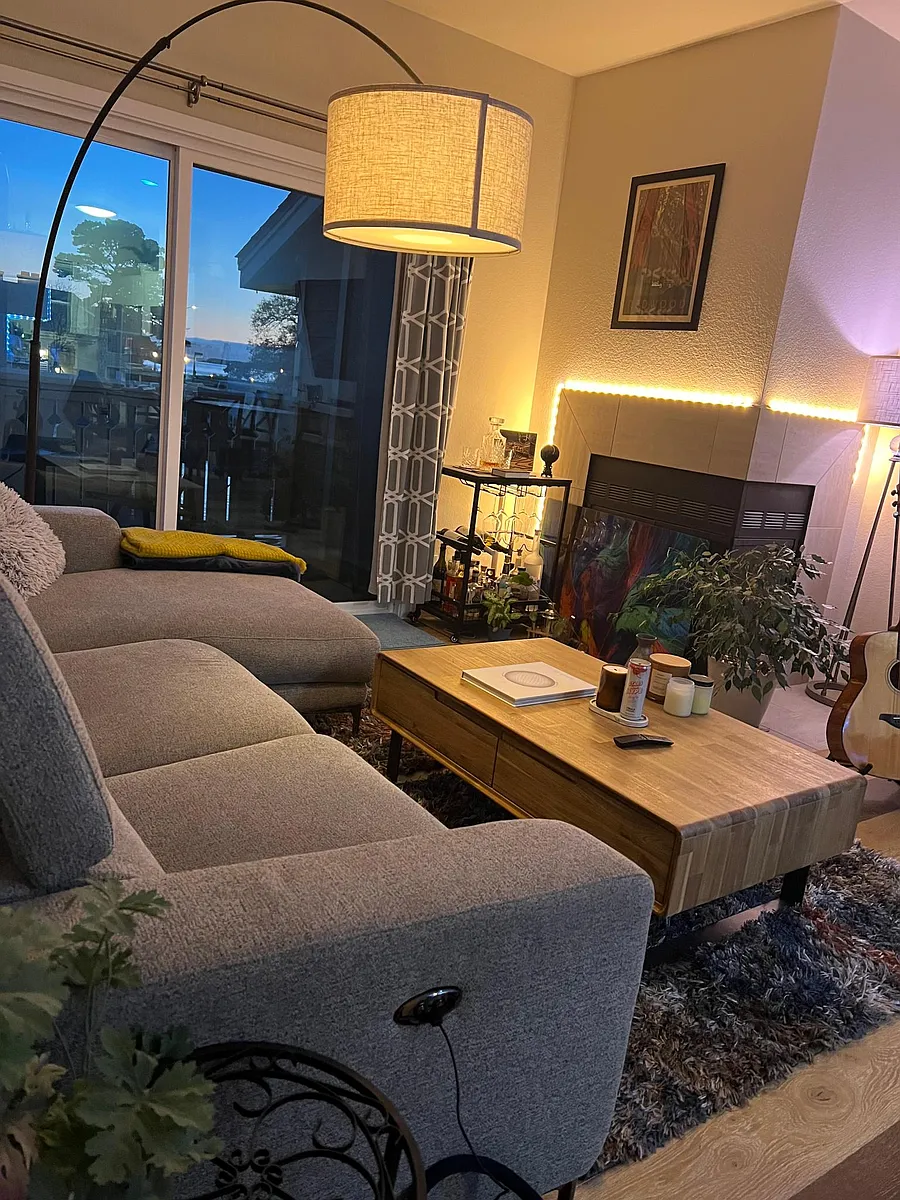 Living room - 88 Lakeshore Ct