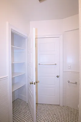 Rented by R New York | media 23