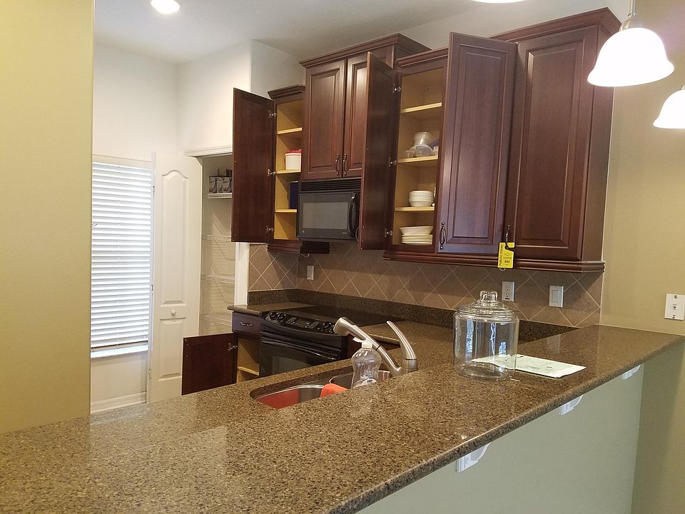 1st image of 1922 Fenwick Way