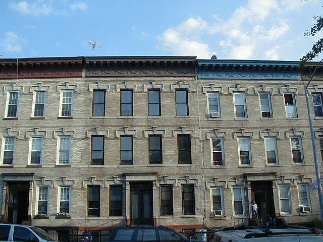 1st image of 542 Bainbridge St