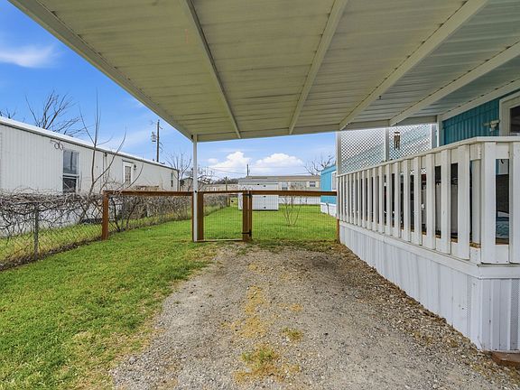 3rd image of 1849 Coral Rd