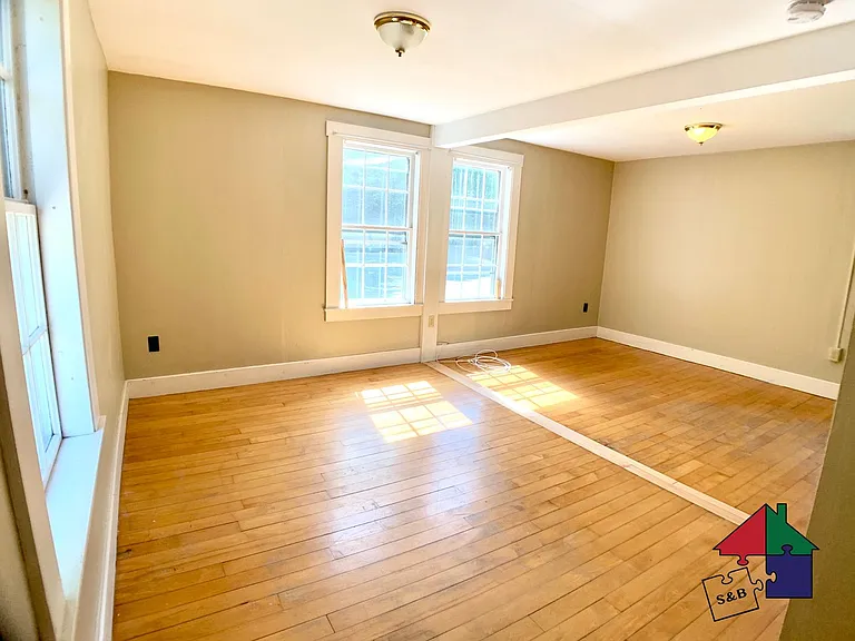 102 Northfield St — Photo 15