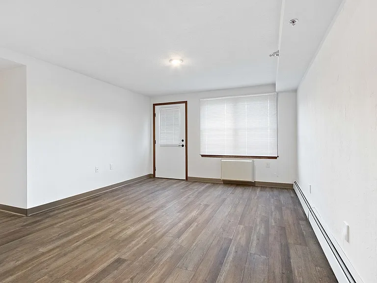 525 N 10th St — Photo 32