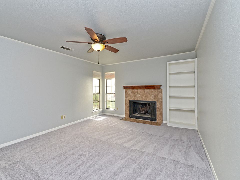 2nd image of 1510 W North Loop Blvd APT 1114