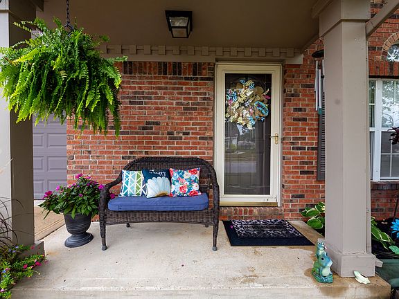 2nd image of 143 Stoneybrook Dr