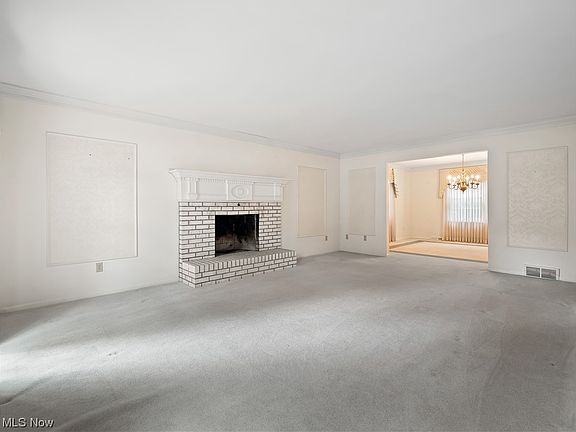 5th image of 193 Windbrook Ct
