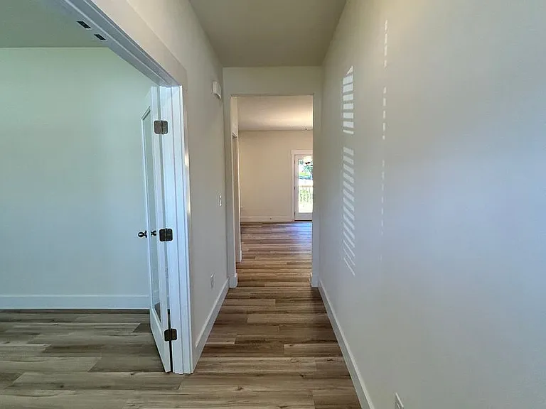 3753 Hawks Creek Dr — Photo 2