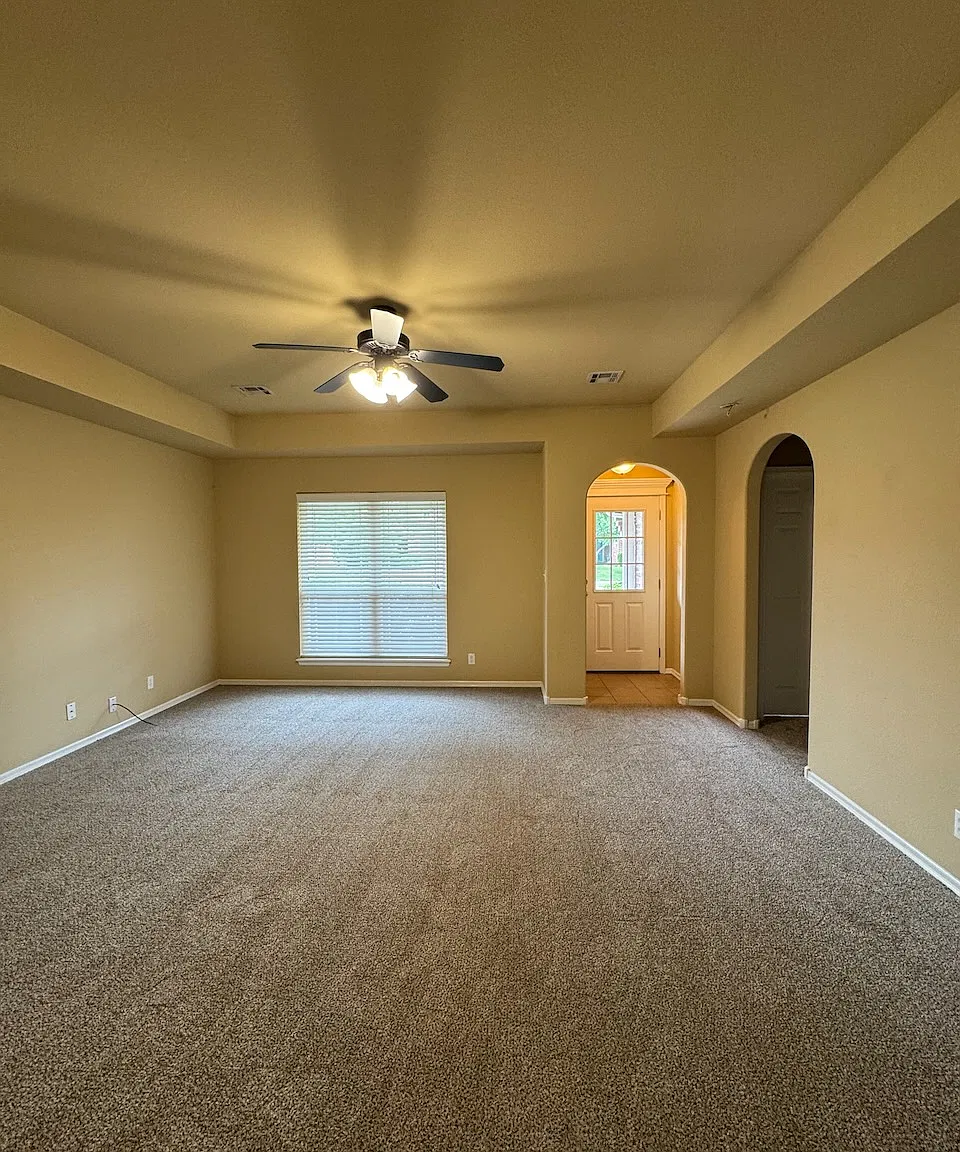 4022 W 104th Pl S - Cute 3BR rear-entry home in Jenks West! Southern Reserve, Comm. Pool! — Photo 3