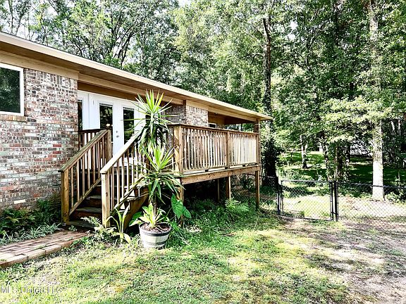 4th image of 16300 W Lake Dr