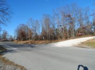 434 Field Rd, Waverly, TN 37185