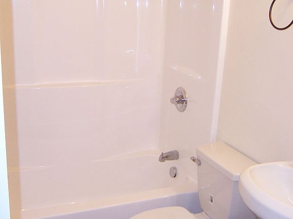 3rd image of 217 Conn Ter #B