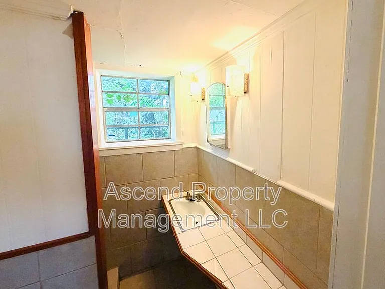4510 Old Mission Rd — Photo 6