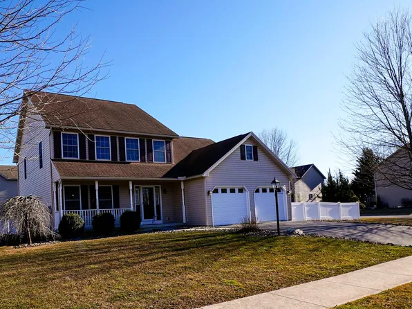 308 Stonehedge Dr, Carlisle, PA 17015