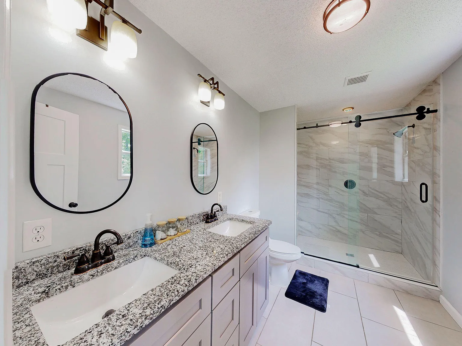 4 bed, 3.0 bath, 1800 sqft, $1,204 — Photo 2