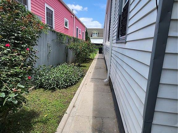 3rd image of 734 Austerlitz St
