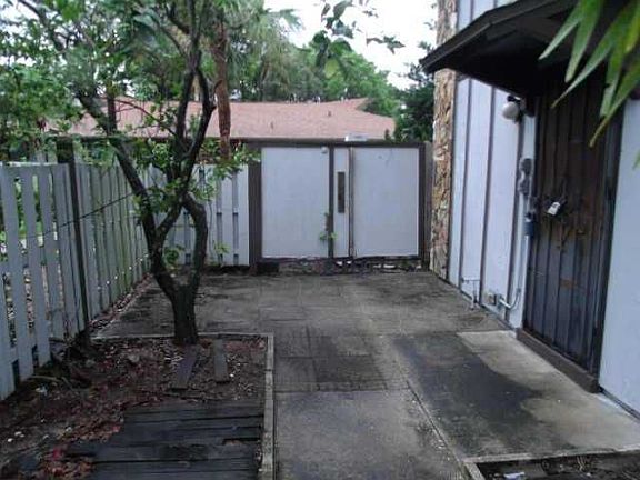 2nd image of 4291 Island Cir #3