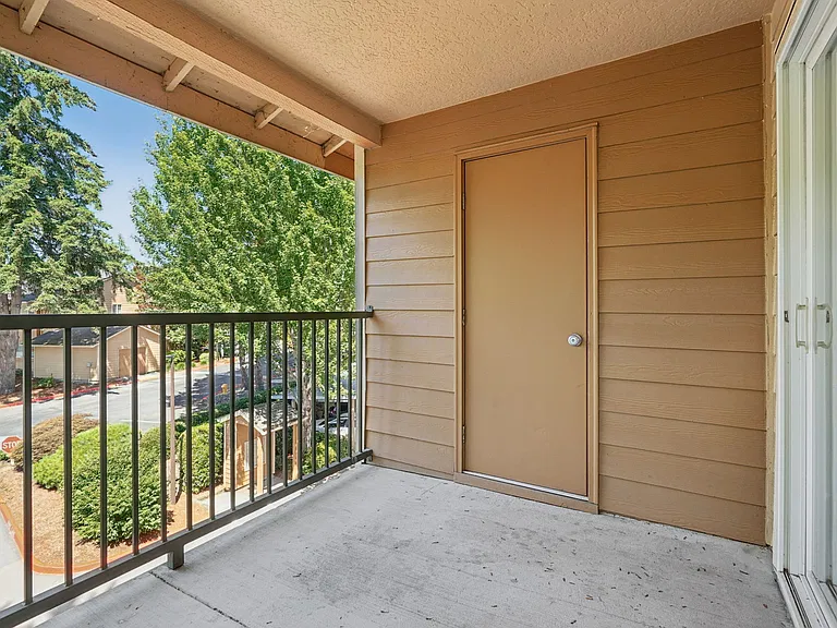 Oak Tree Apartments — Photo 88