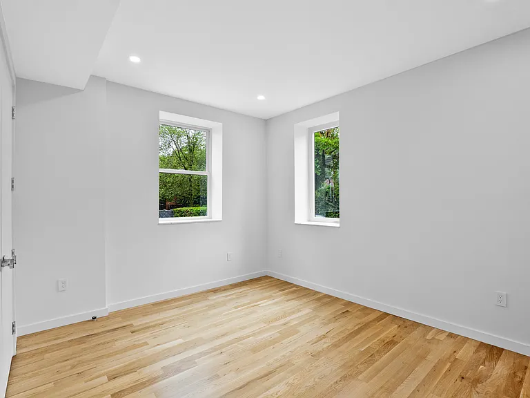 590 Orange St #4 — Photo 16
