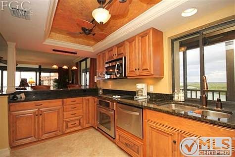 5th image of 26225 Hickory Blvd APT 9C
