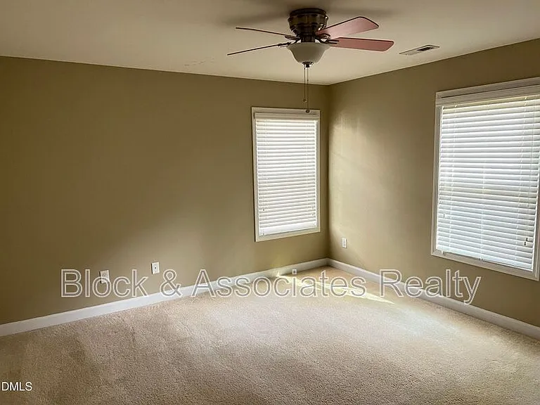 936 Bentbury Way — Photo 16