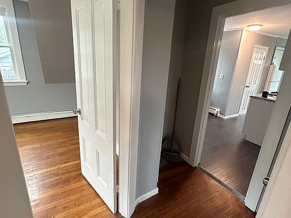 5th image of 48 Woodlawn St Floor 3