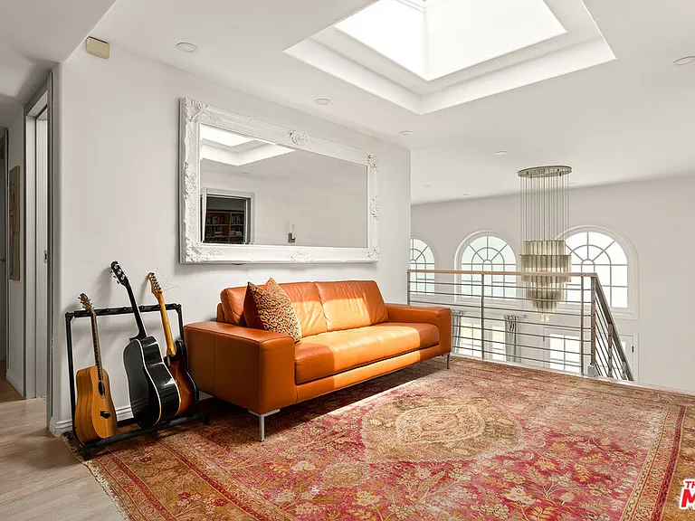 8020 Zeus Dr — Photo 12