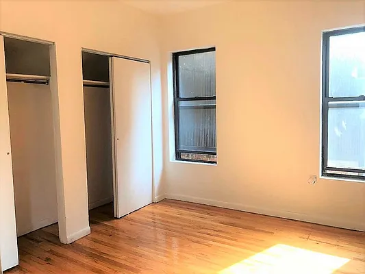 Rented by Dynamik Realty | media 19