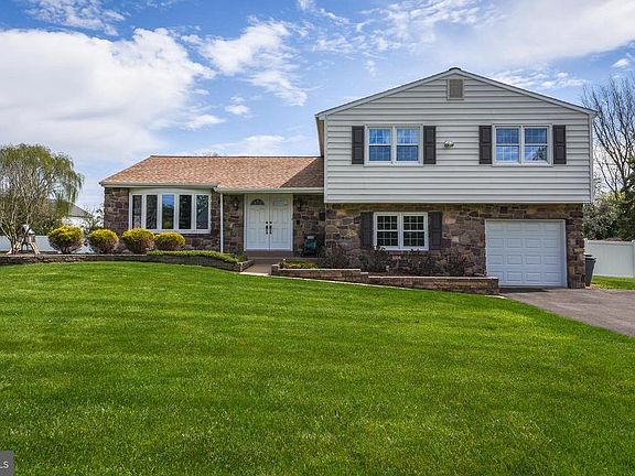 3rd image of 94 Redwood Dr
