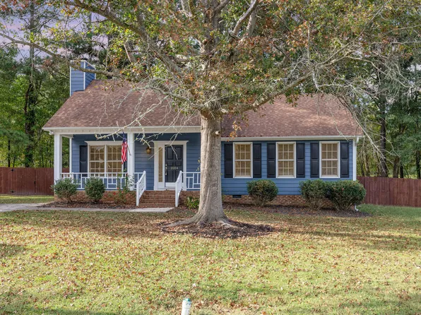 2004 Magnolia Ct, Clayton, NC 27520