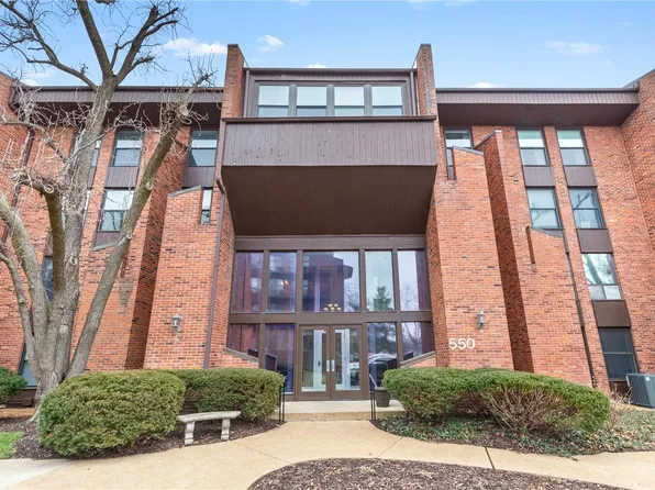 550 Coeur De Royale Dr APT 205, Saint Louis, MO 63141