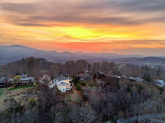 5th image of 1436 Harris Ridge Rd