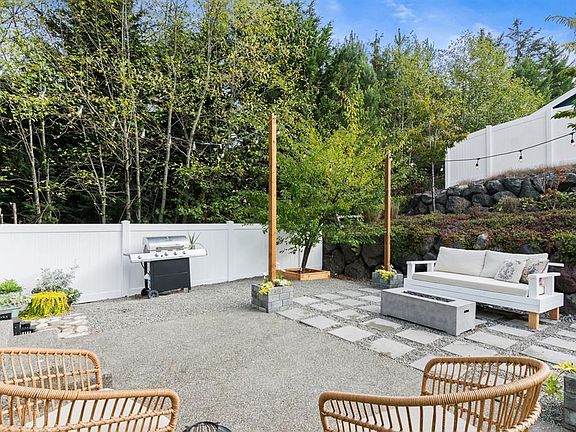 4th image of 5137 Bering St