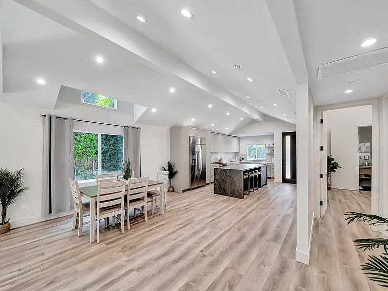 6747 Colgate Ave — Photo 22