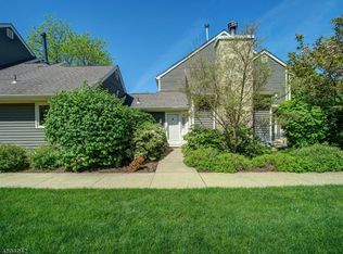 25 Village Dr, Basking Ridge, NJ 07920