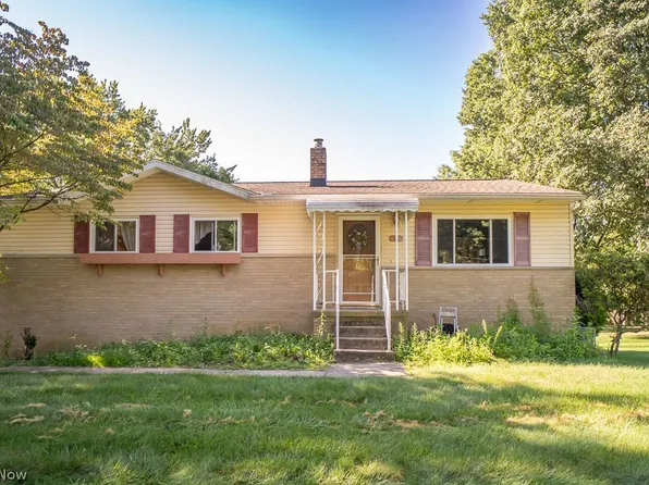 564 Neptune Dr, Uniontown, OH 44685
