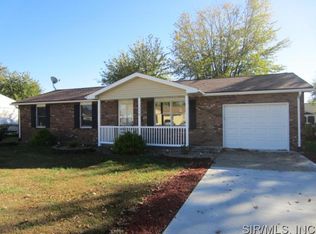 118 Rosewood Dr, Jerseyville, IL 62052
