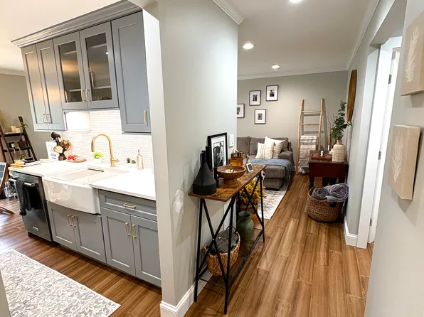 55 Southwind Ln, Milford, CT 06460