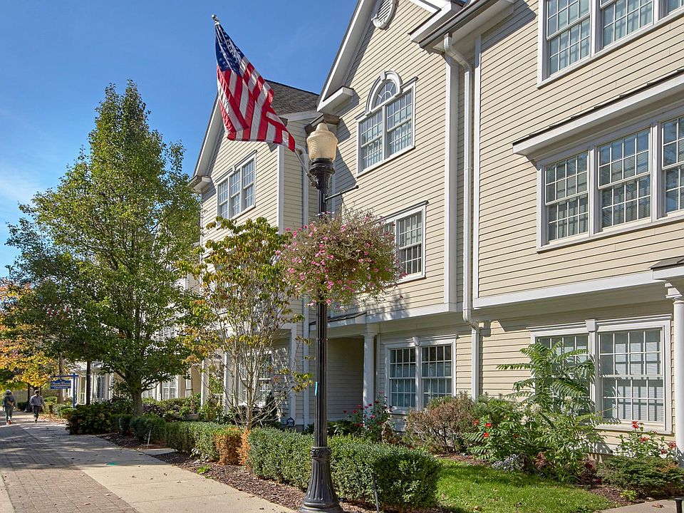 Walk to DiCiccos shopping enclave, the park and the bike/walking paths.