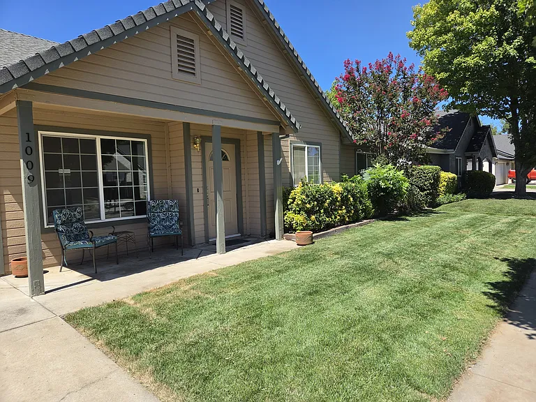 1009 Southampton Dr — Photo 18