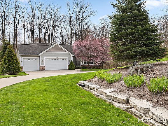 3rd image of 11286 Lakeshore Dr