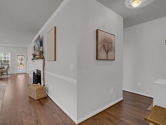 4th image of 19 Yearling Ct