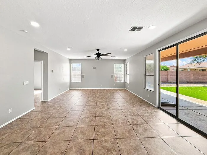 2181 E Westchester Dr — Photo 17