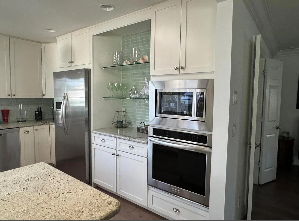 2 bed, 2.0 bath, 1439 sqft, $12,000 — Photo 3