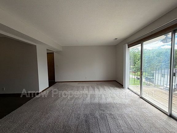 3rd image of 3831 S 46th St Unit 11